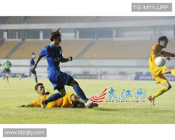 乌得勒支青年队迎战前进之鹰力争胜利展现青春风采 乌得勒支青年队迎战前进之鹰力争胜利展现青春风采