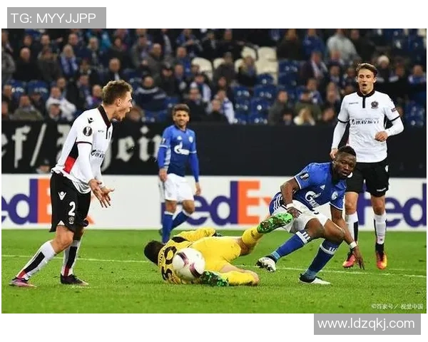 沙尔克04对阵奥格斯堡精彩直播全程回顾与赛后分析 沙尔克04对阵奥格斯堡精彩直播全程回顾与赛后分析